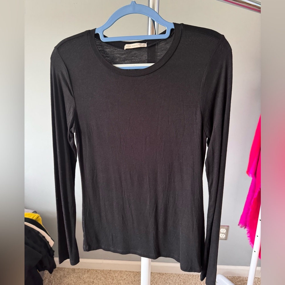 Essential Black Long Sleeve